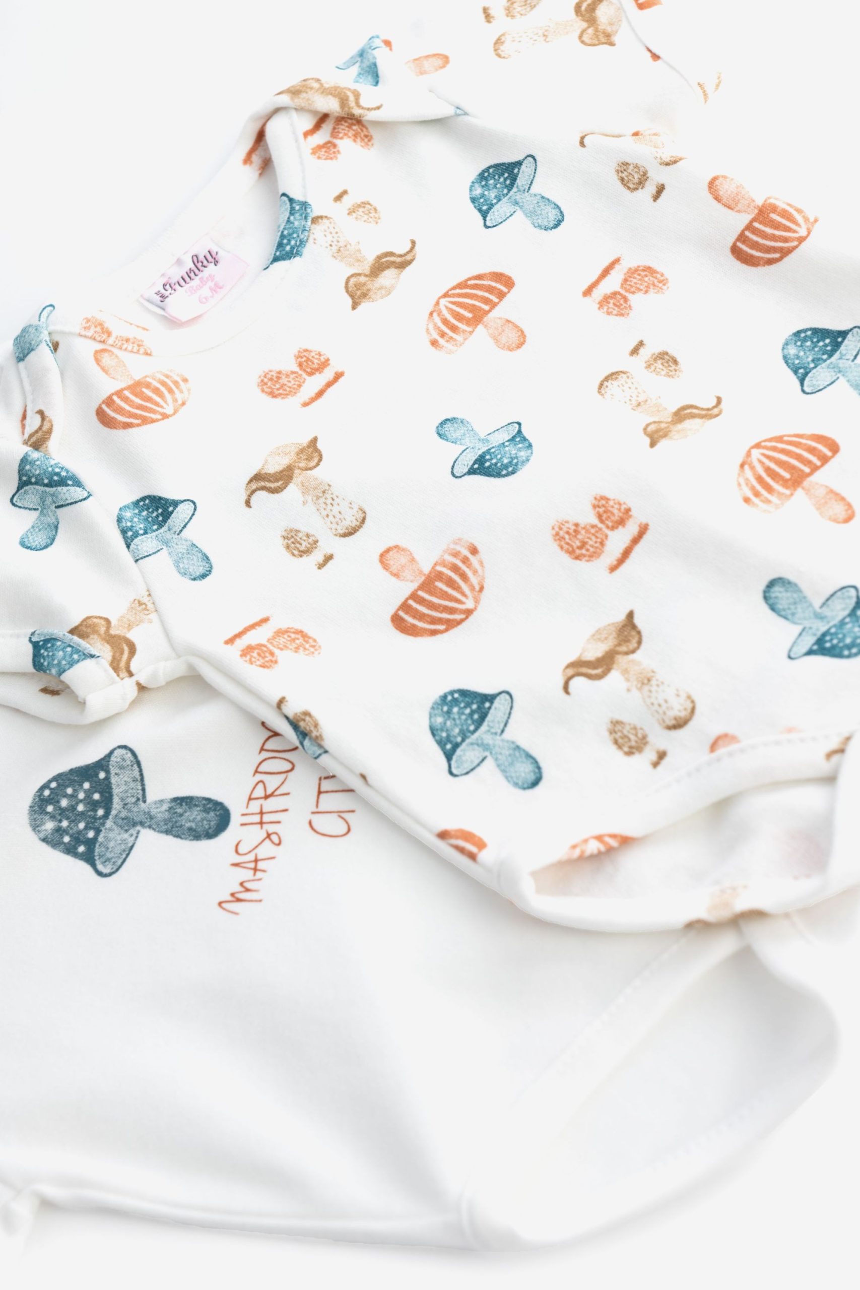 σετ 2 τεμαχια κορμακια κοντομανικο+κοντομανικο κοριτσι allover/εκρου - Image 2