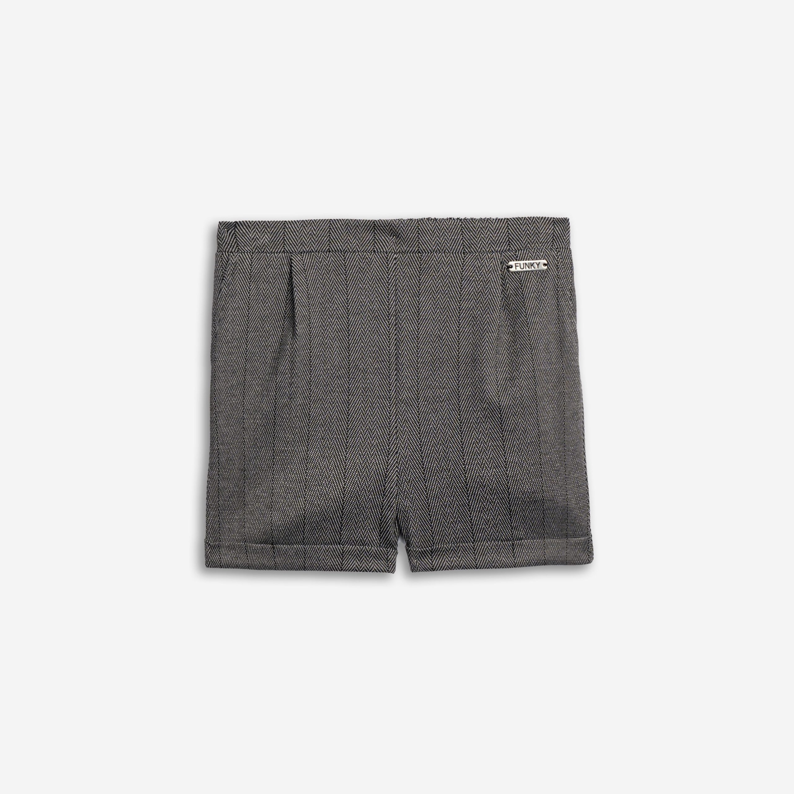 Σόρτς κορίτσι